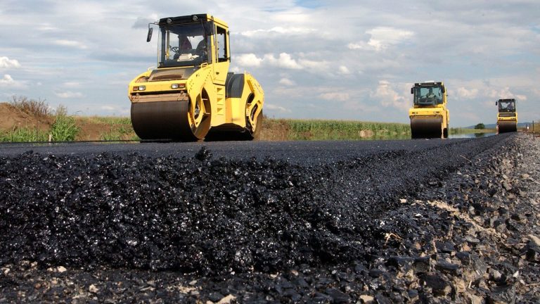 Правительство направит 5,4 млрд рублей на обновление дорог в новых регионах