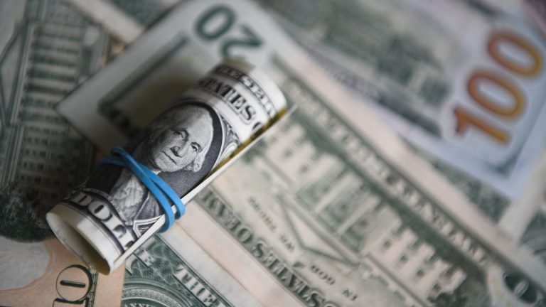 Международные резервы России увеличились за октябрь на 1,8%