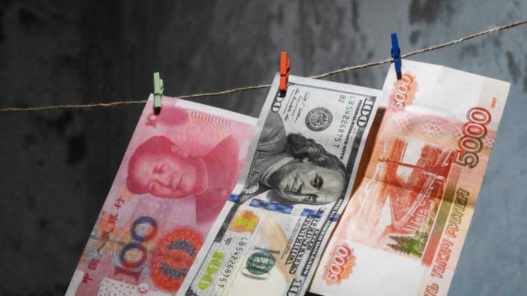 Гордиенко: зимой рубль будет в диапазоне 80–90 за доллар