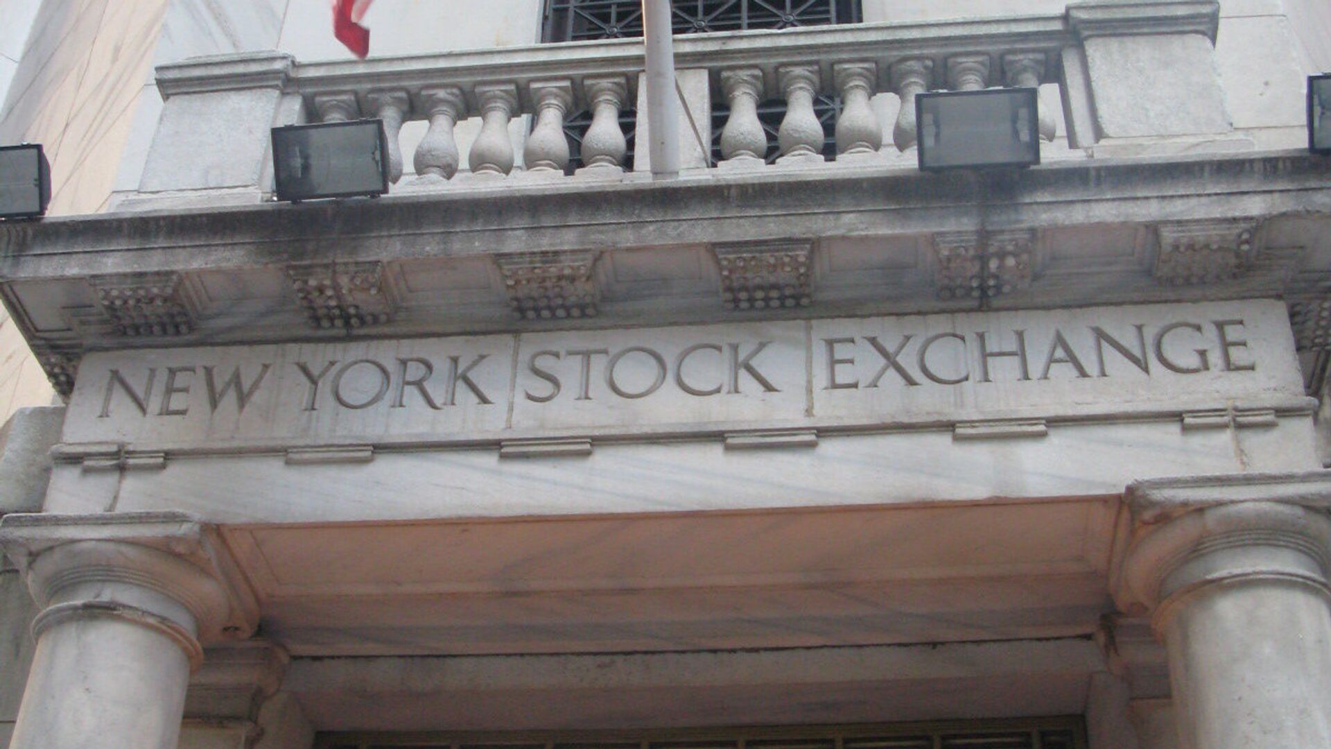 Фондовые индексы США растут в четверг на удорожании акций компаний техсектора