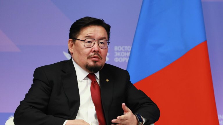 Занданшатар: Монголия готова дать разрешение на открытие филиала российского банка