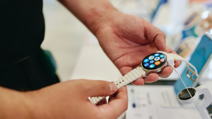 «М.Видео» назвала топ-10 смарт-часов и фитнес-браслетов осени