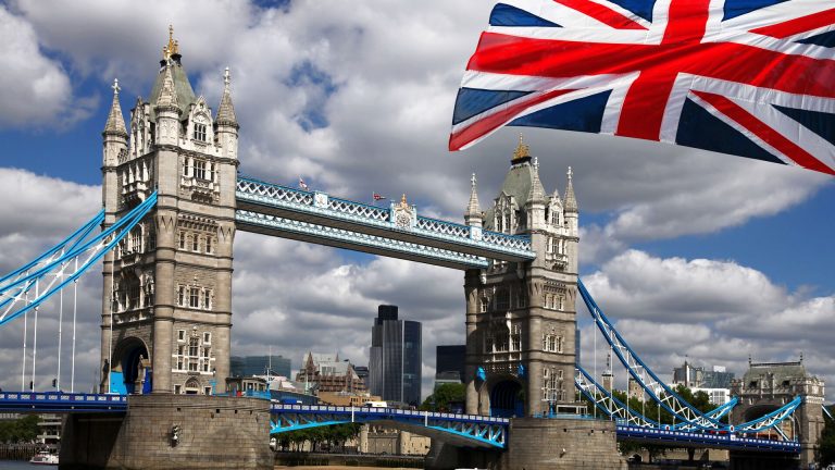 СВР: Британия настаивает на краже активов, надеясь на утрату интереса США