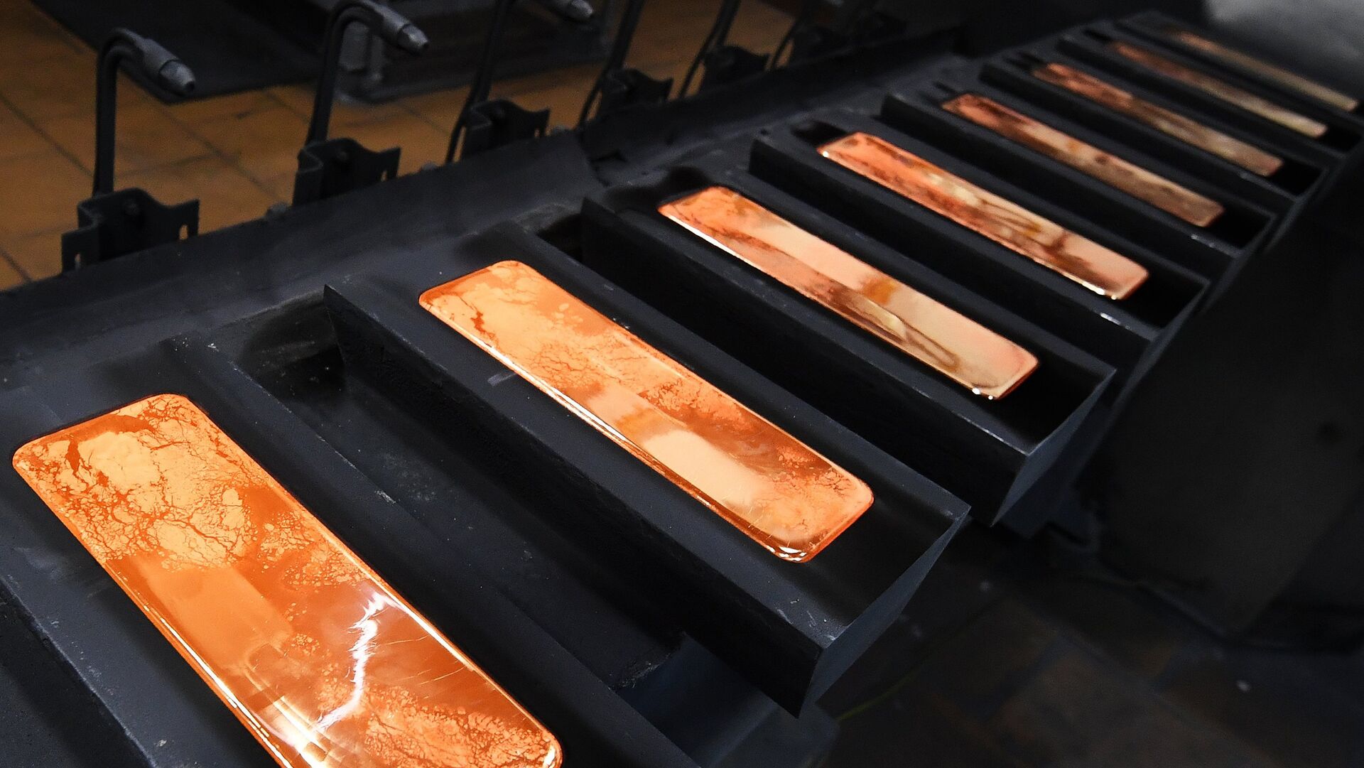 Головченко: золотовалютные резервы Белоруссии достигли $14,3 млрд