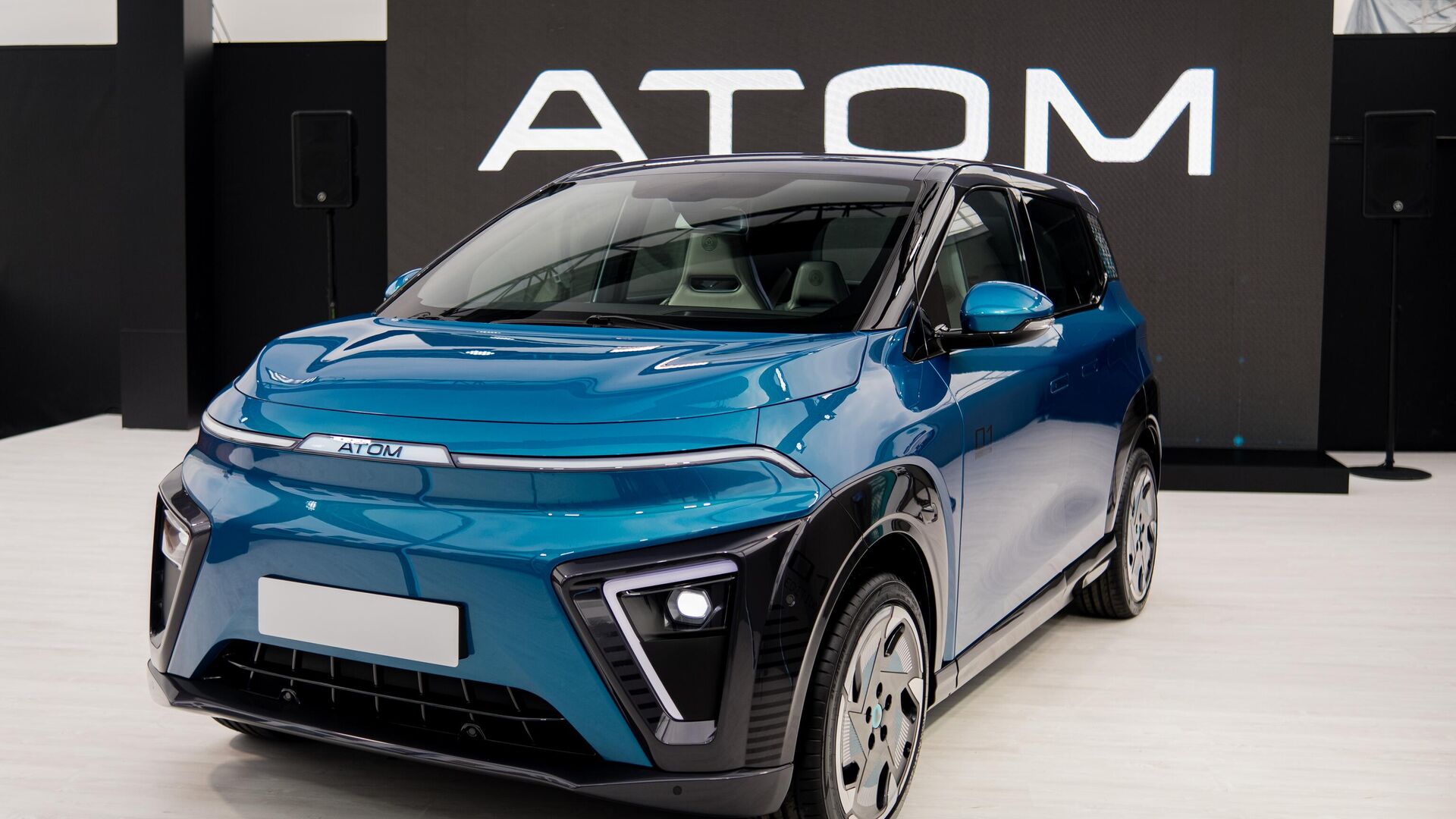 Забронировать электромобиль «Атом» без господдержки предлагают за 3,9 млн рублей