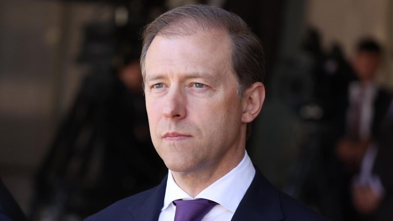 Мантуров дал ряд поручений по поддержке жителей Курской области