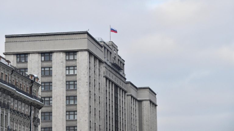 В Госдуме не поддержали идею запретить банкам владеть маркетплейсами