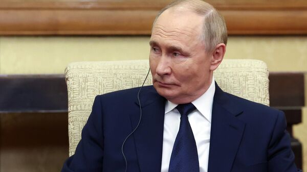 Путин назвал рост доходов россиян важнейшим приоритетом для властей