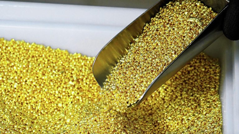 Эксперт Мольдерф: золото становится для инвесторов «новым долларом»