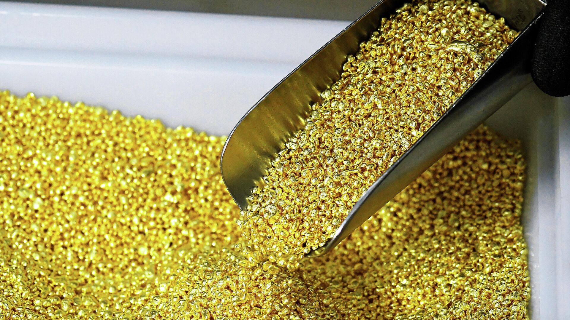 Эксперт Мольдерф: золото становится для инвесторов «новым долларом»