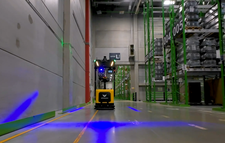«Лемана ПРО» увеличит парк автономных роботов-погрузчиков в девять раз в 2026 году