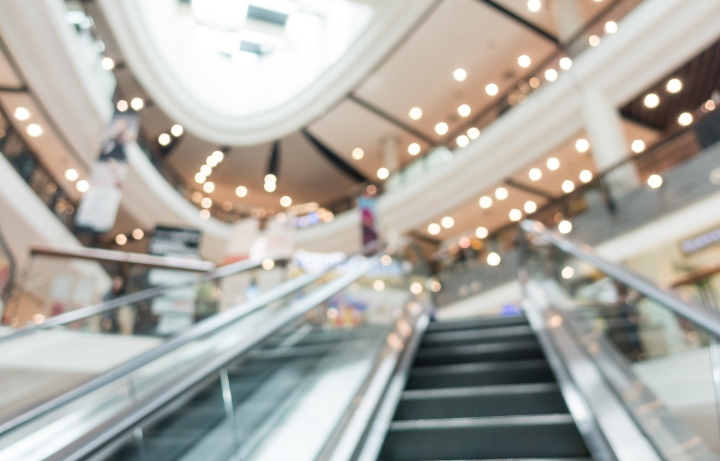 Вакансия в торговых центрах Петербурга за год выросла на 1,6%