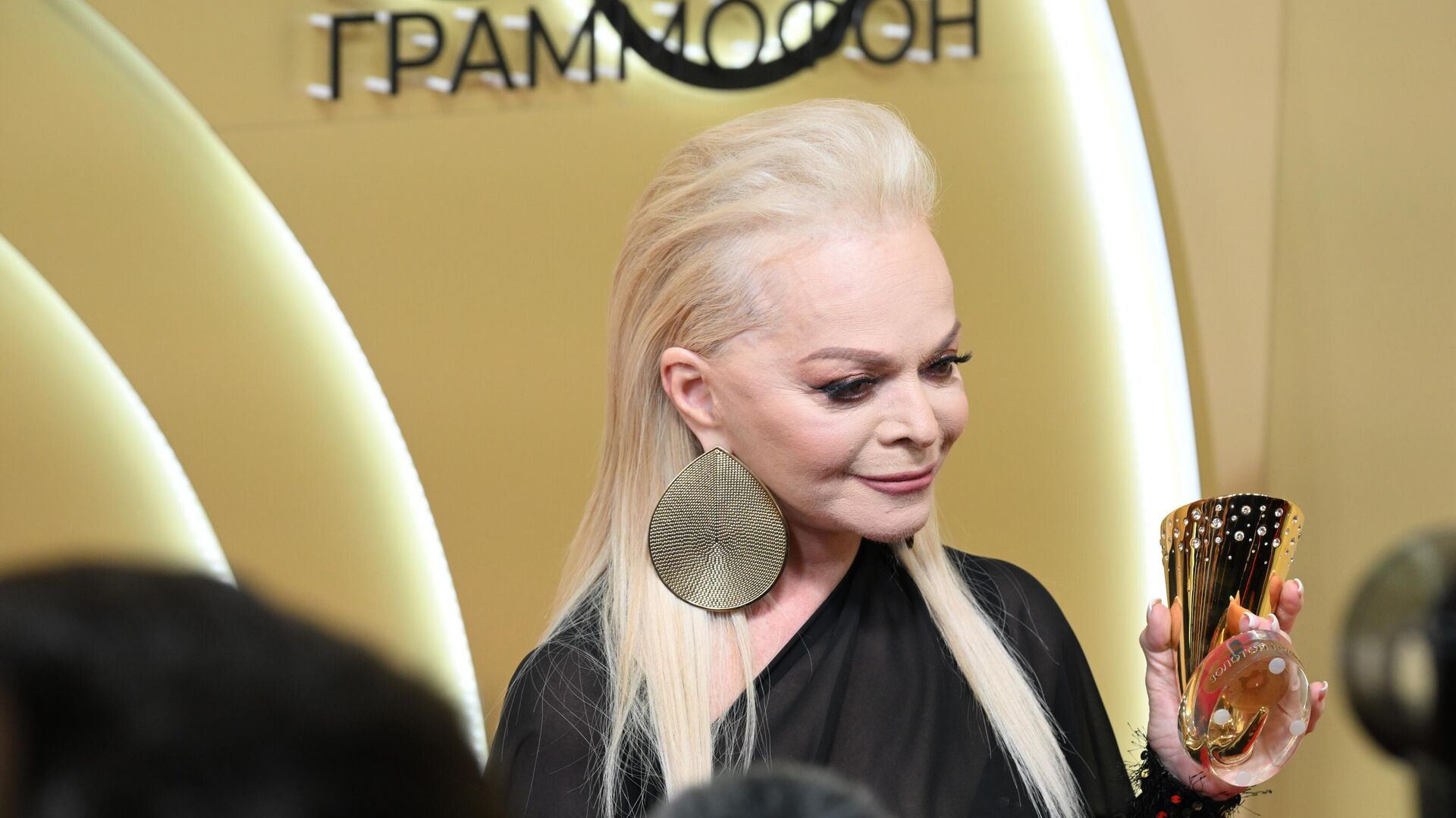 Суд отказался взыскать с умершего дроппера 15 млн рублей по делу Долиной