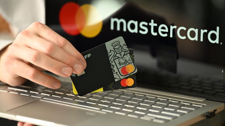 Masterсаrd сократит около 4% сотрудников после пересмотра своей деятельности