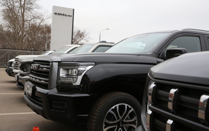 Продажи новых китайских легковых машин в 2025 году упали на 25%