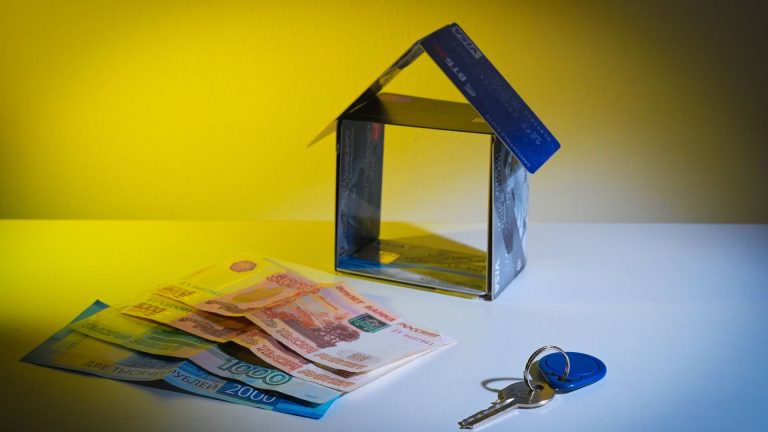 Директор ИЭ РАН Головнин допустил сокращение ипотеки в России в 2026 году