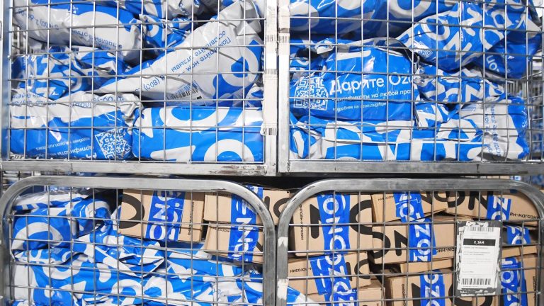 Россиян предупредили о мошенничестве с подарками от маркетплейсов к 23 февраля