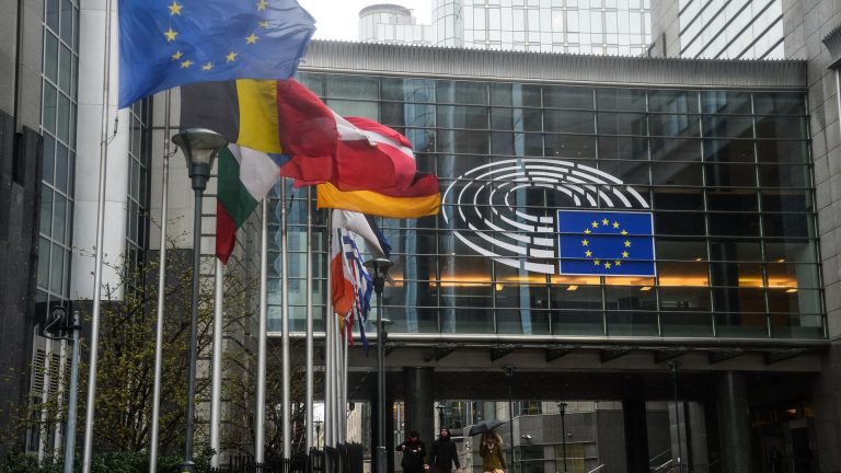 Постпреды стран ЕС ускоренно готовят кредит Киеву на 90 млрд евро