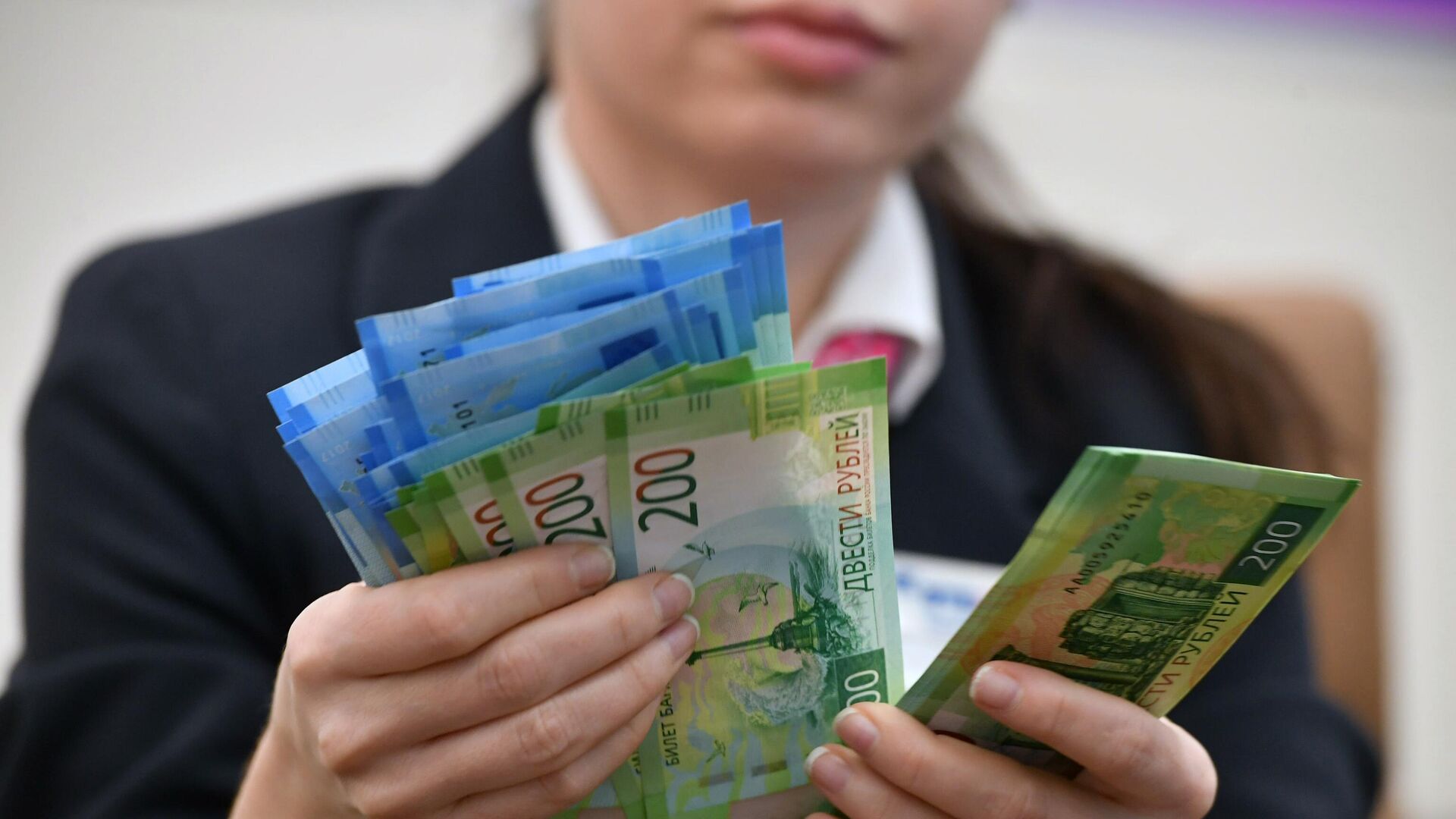 Аналитик Лоссан: многие банки меняют условия обслуживания карт к концу квартала