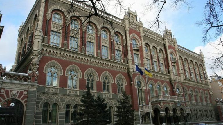 Черный: ограничения на вывод валюты из Украины сохранятся минимум 2 года после конфликта