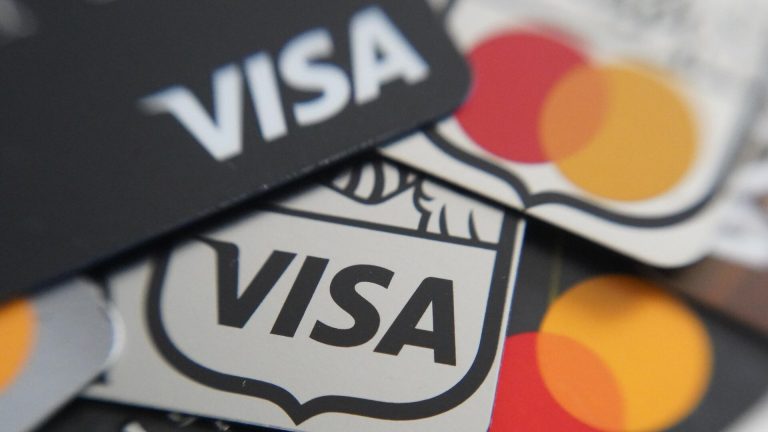 Downdetector сообщил о массовом сбое в работе карт Visa в Великобритании