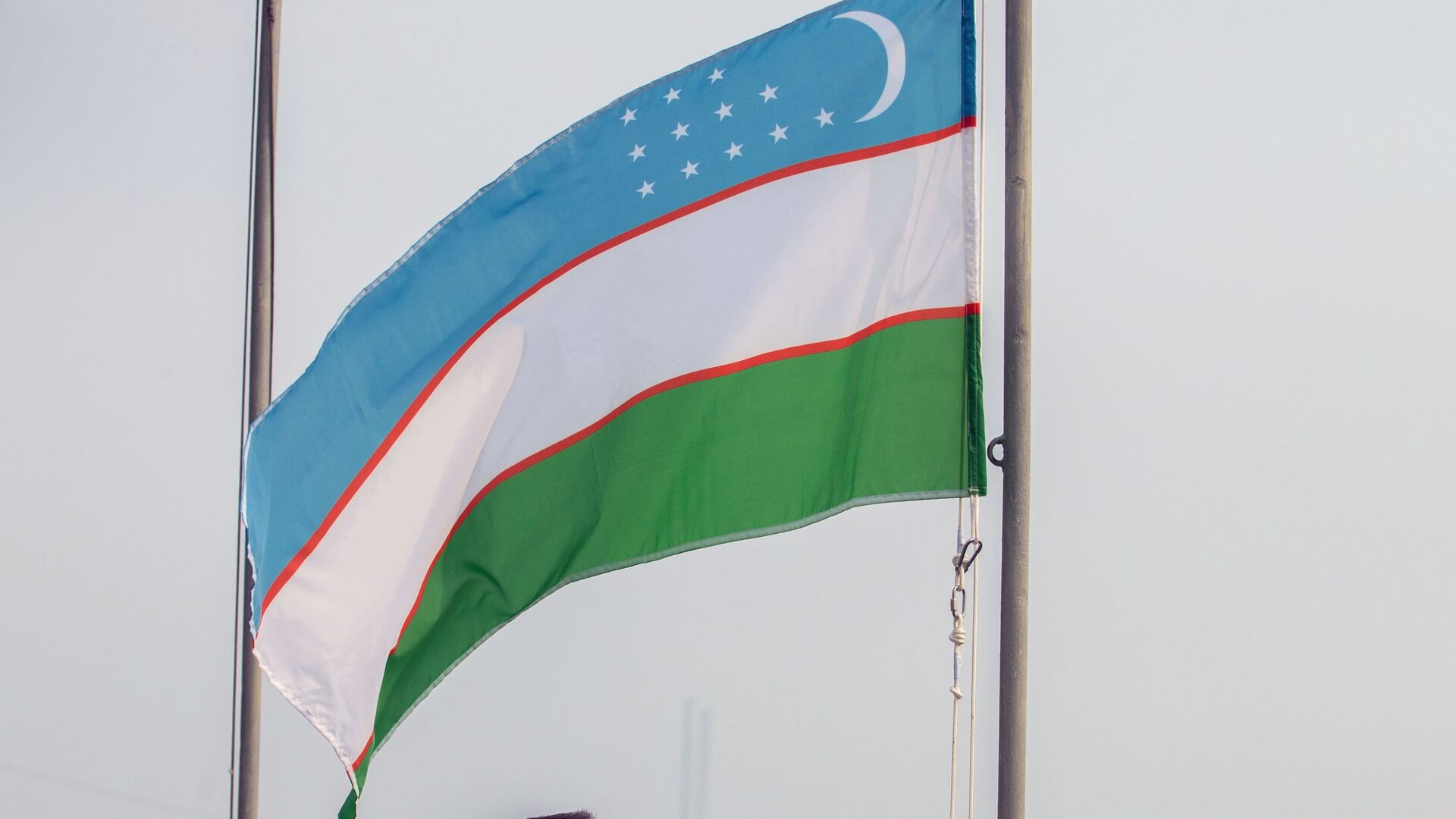 Президент Узбекистана Мирзиёев подписал закон об исламском банкинге