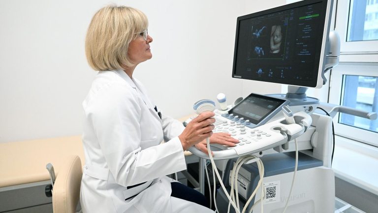 Глава ВСС Уфимцев: россияне могут инициировать экспертизу своих медуслуг по ОМС