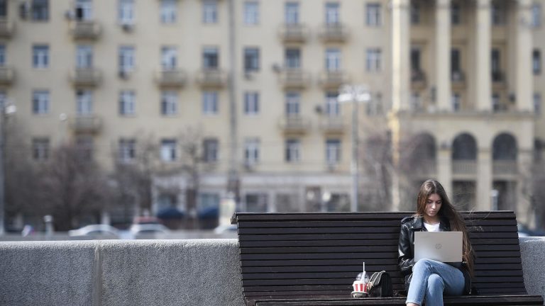 Депутат ГД Чаплин: россияне могут вернуть часть денег за обучение, оформив налоговый вычет