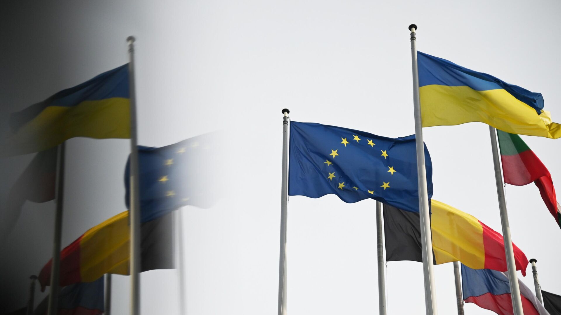 ЕК не исключила, что кредит Киеву на 90 млрд евро не согласуют даже к апрелю