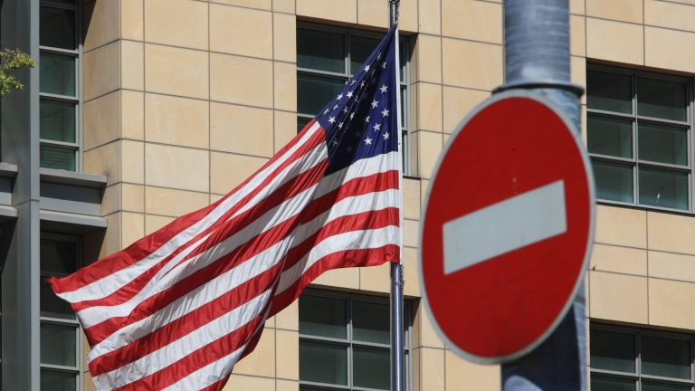 США смягчили санкции против Венесуэлы для ведения переговоров о будущих сделках