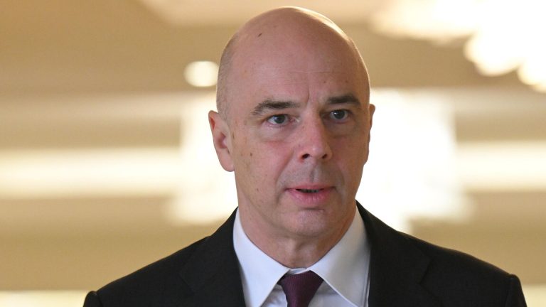 Силуанов: доходы бюджета чуть упали в I квартале из-за падения нефтегазовых