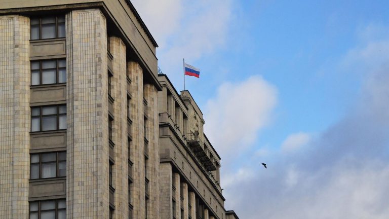 В Госдуме предложили обязать банки оповещать клиентов о попытке входа с нового устройства