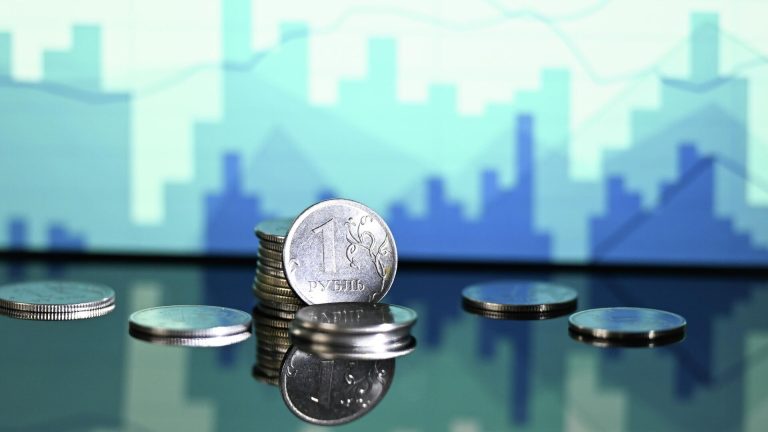 Шнейдерман: крепкий рубль невыгоден бюджету, но нужен для борьбы с инфляцией