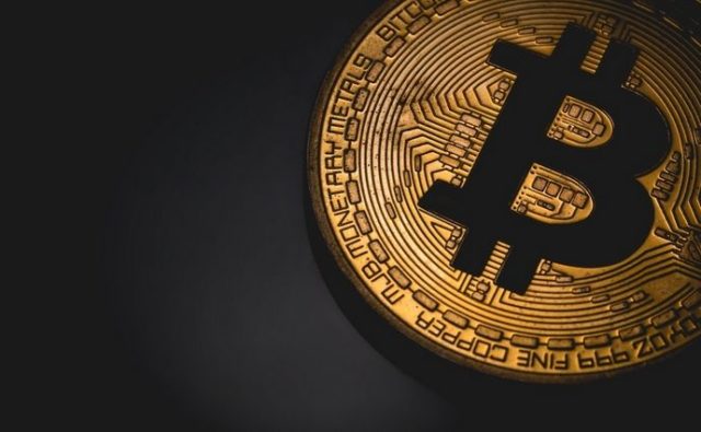 Фейковое приложение Ledger лишило музыканта $400 000 в BTC