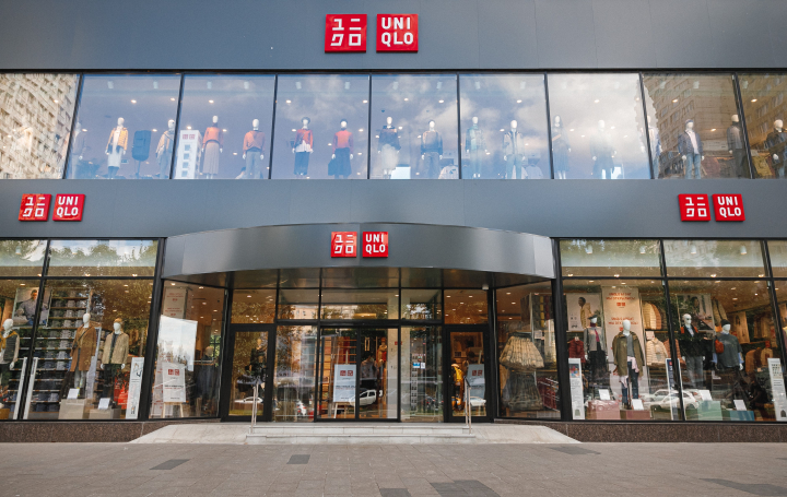Uniqlo увеличил квартальную прибыль почти на 30%