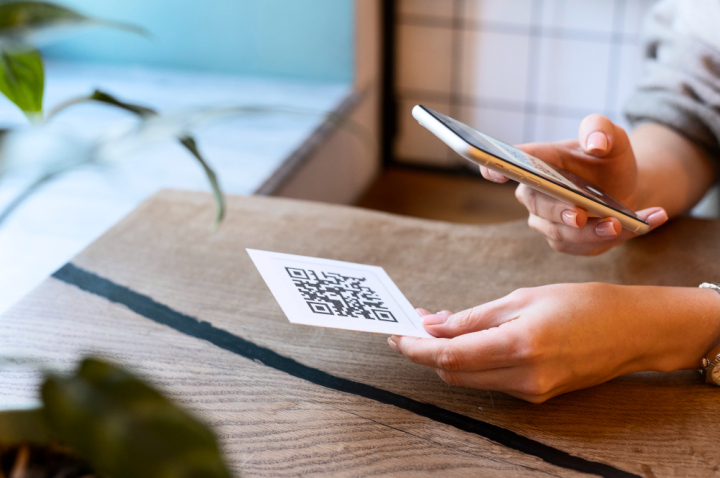 Ozon Банк: россияне стали на 30% чаще использовать QR-код для оплаты
