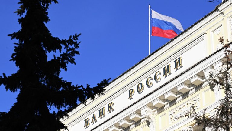 Официальный курс юаня на вторник — 11,57 руб, доллара — 78,32 руб, евро — 89,55 руб