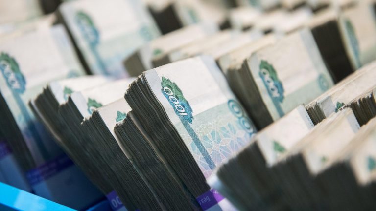 Чистые покупки акций на российском рынке выросли до 27,8 млрд рублей