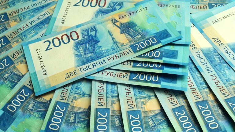 ВТБ: в январе-июле россияне оформили 15 миллионов кредитов наличными